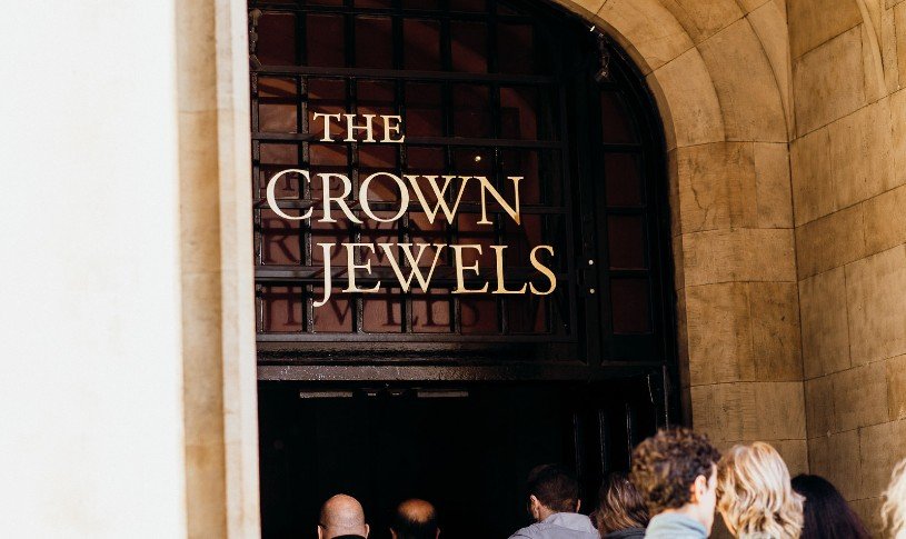 Early access Tower of London ticket with quiet courtyard